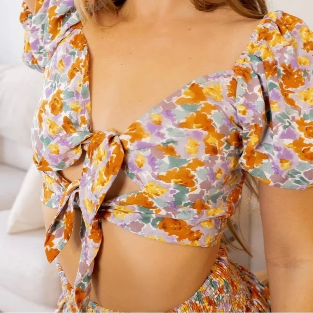 NWT.  Fore Claire crop top